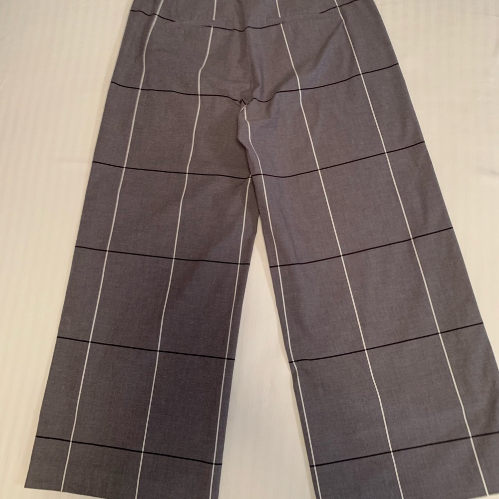 J. Jill wide leg cotton cropped pants. 98%cotton/2% Elastin